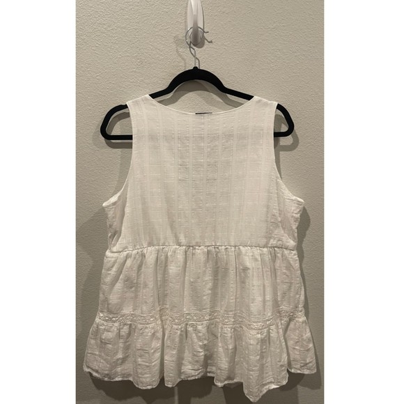 TORRID Sleeveless Antique White V-Neck Blouse - Picture 3 of 3